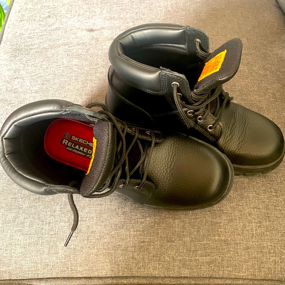 Brand New.. Sketchers Steel Toe Boots!!!Comes In Box…